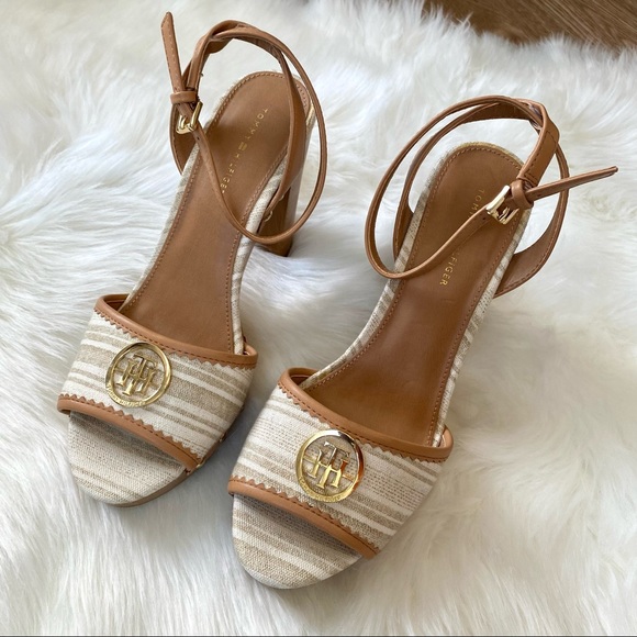 TOMMY HILFIGER Size 8 Faux Wood Linen Platform Sandals - Picture 2 of 11